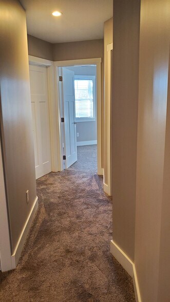 Building Photo - 815 SW 1st St