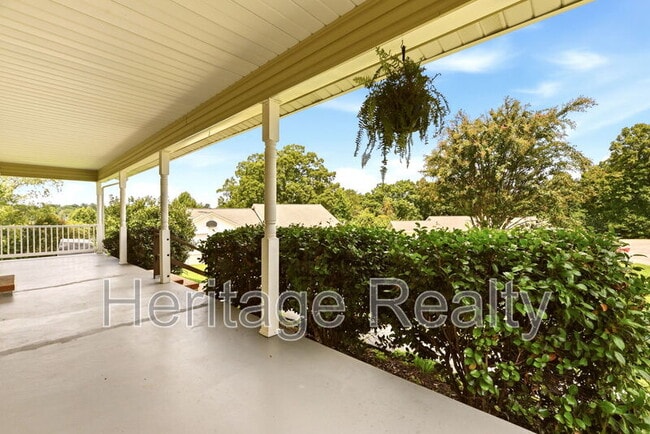 Building Photo - 2707 Lady Bug Ln