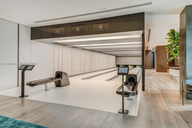 Building Photo - 480 NE 31st St