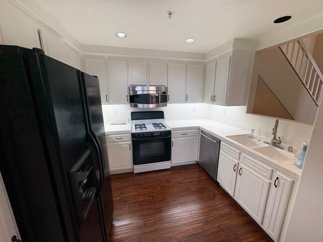 Building Photo - 2634 Dunstan Dr