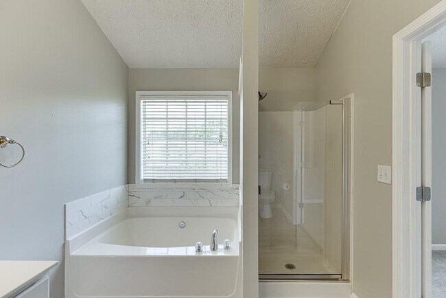 Building Photo - 678 Clairidge Elm Trail SW