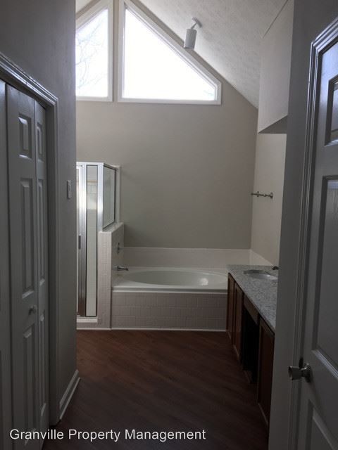 Building Photo - 3 br, 2.5 bath House - 616 Lone Oak Court