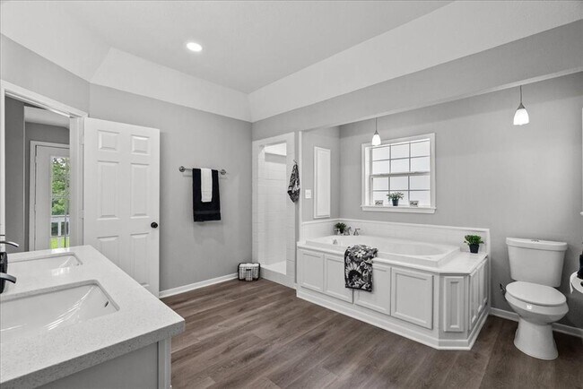 Building Photo - 401 Paradise Dr