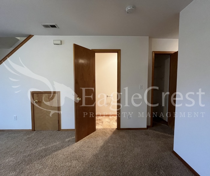 Building Photo - 1914SUNSET