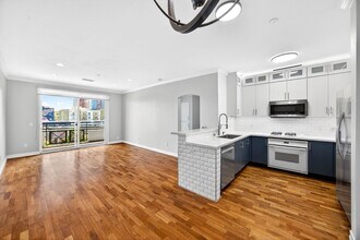 Building Photo - Luxury Downtown San Diego Condo | 2BR/2BA at Park Blvd West – $2950/mo