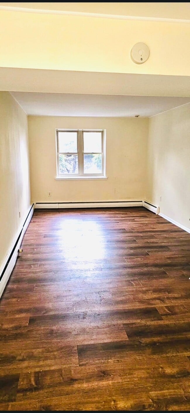 Building Photo - 124 Lucas Ave