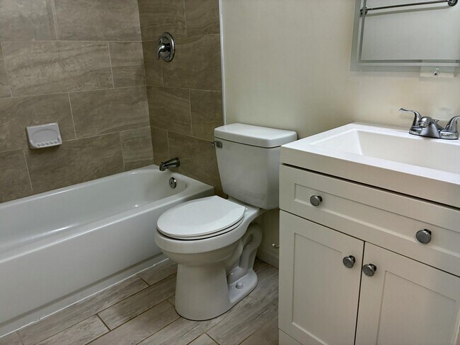 Building Photo - 4834 King Solomon Dr
