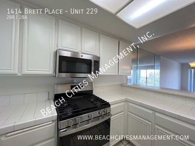 Building Photo - 1414 Brett Pl