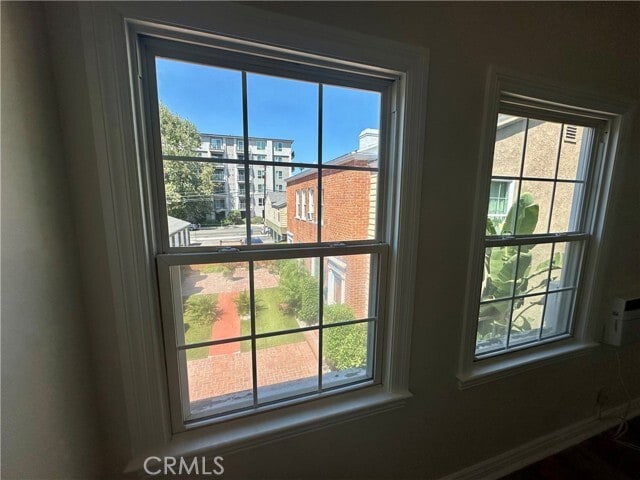 Building Photo - 1760 N Las Palmas Ave