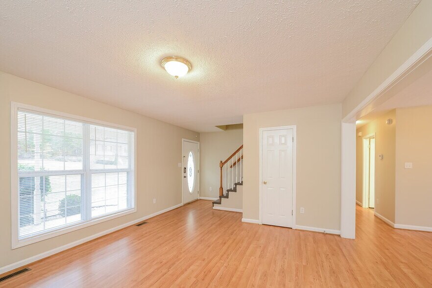Building Photo - 172 Elisha Creek Dr