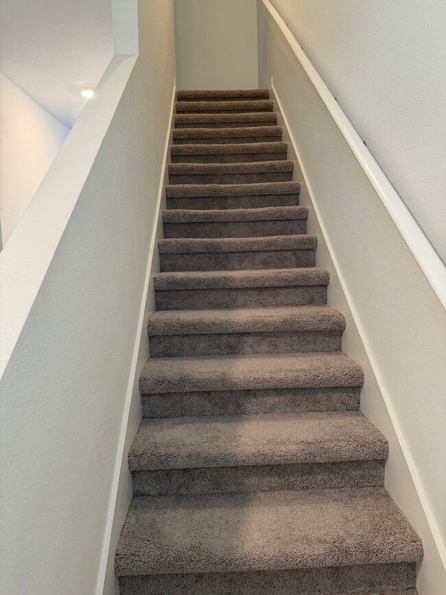 Building Photo - 3353 Vesara Dr