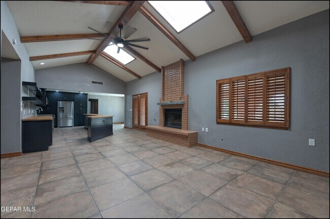 Building Photo - 6412 Via Aventura Dr