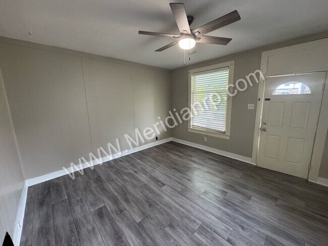 Building Photo - 721 3rd St