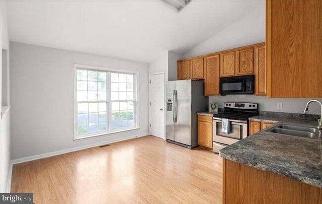 Building Photo - 206 Cedar Ridge Dr