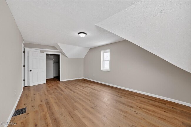 Building Photo - 4977 E 90th St