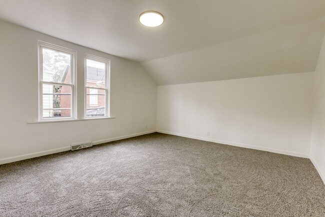 Building Photo - 925 Manton Wy