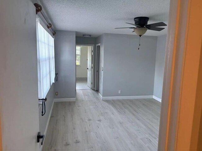 Building Photo - 11077 Longboat Dr