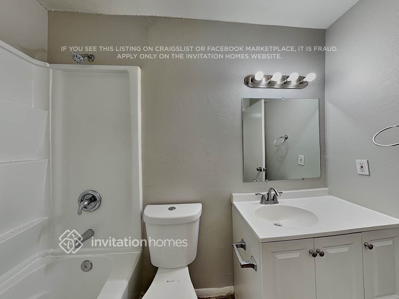 Building Photo - 3146 W Cactus Rd