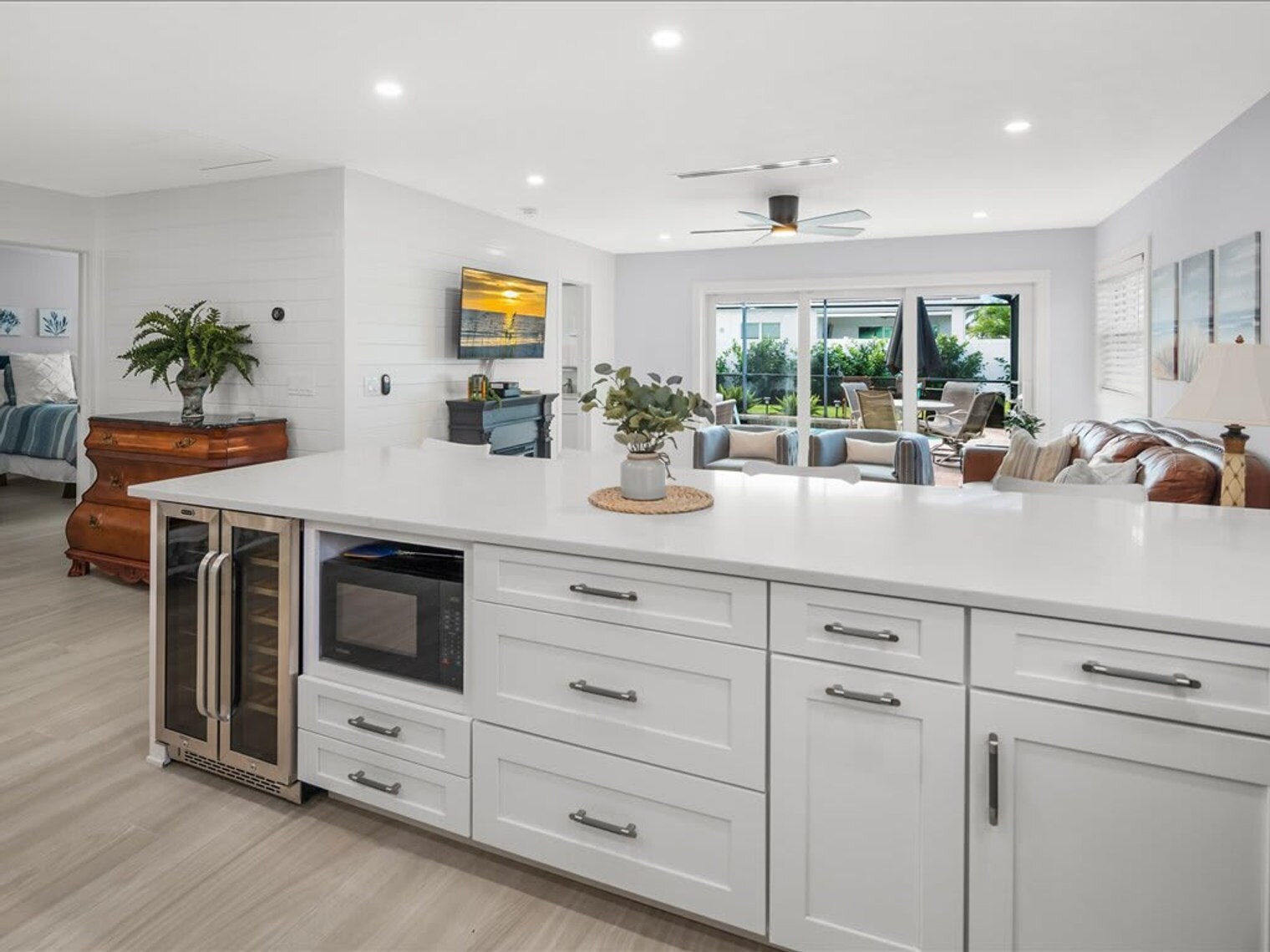 Building Photo - 692 106th Ave N