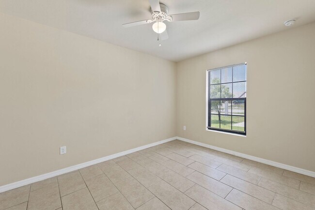 Building Photo - LB - Newly Constructed 3 bed 2 bath duplex with garage.