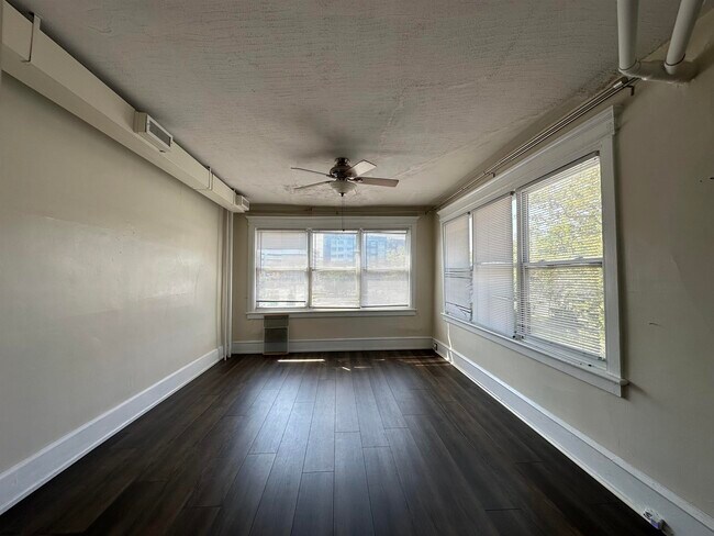 Building Photo - 3501 Ventnor Ave