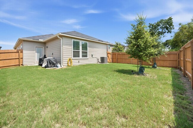 Building Photo - 4015 Casita Mia St