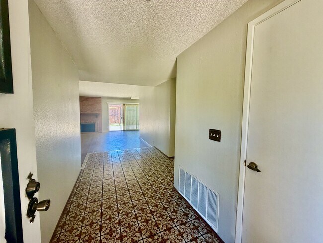 Building Photo - 821 St Lucia Ct