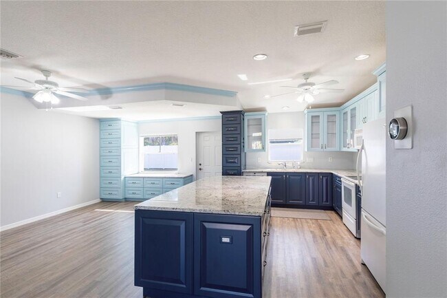 Building Photo - 1107 Mangrove Rd