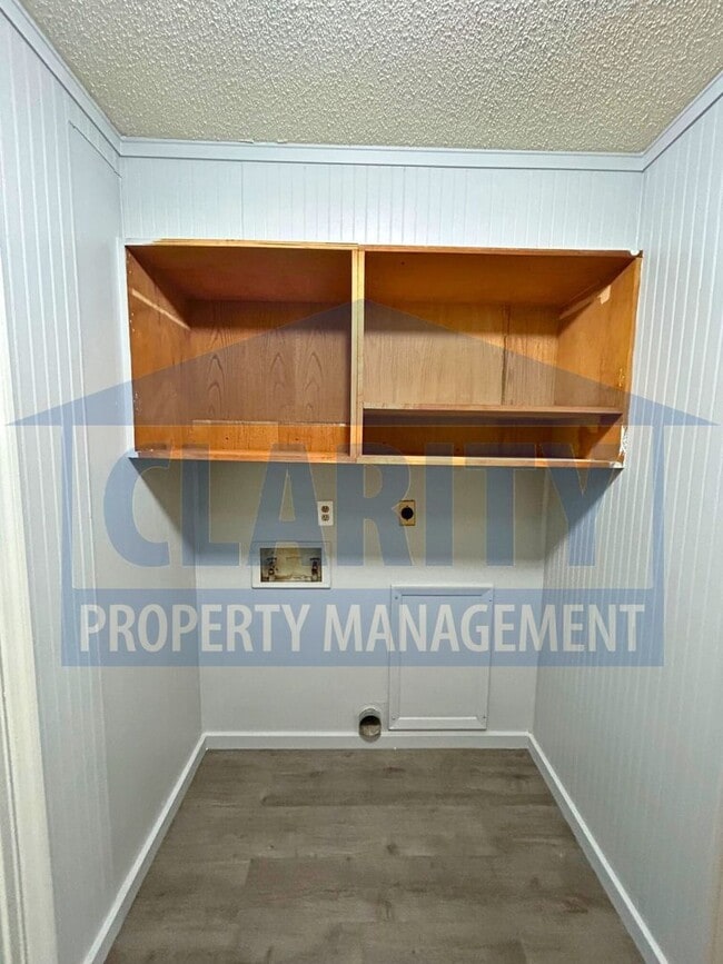 Building Photo - Charming 3-Bedroom, 1-Bath Home with Bonus...