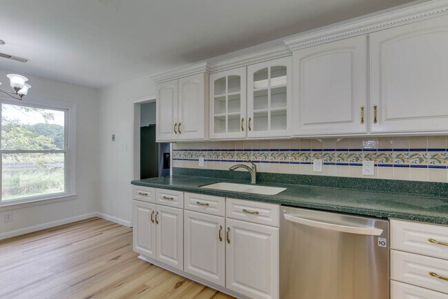 Building Photo - 2637 N Elizabeth Harbor Dr