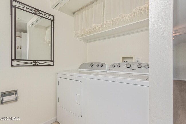 Building Photo - 12640 N Pebble Beach Dr