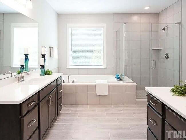 Building Photo - 312 Sweetbriar Rose Ct