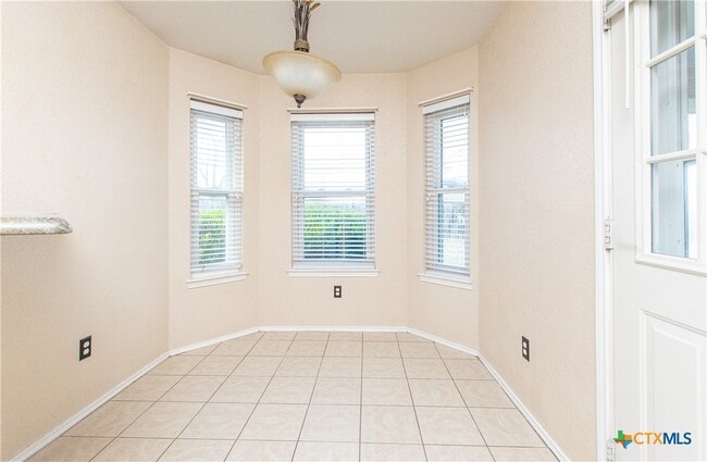Building Photo - 4001 Kali Dr