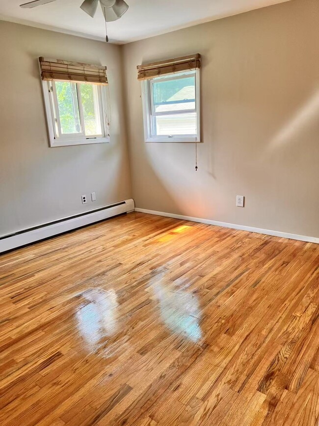 Building Photo - 46 Tangier Dr