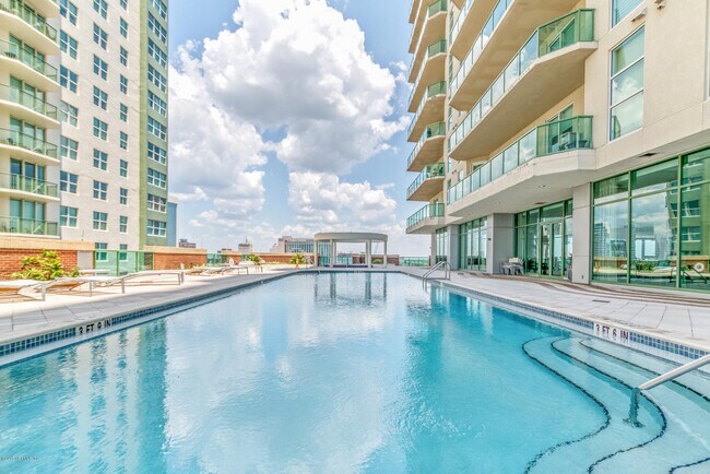 Building Photo - 1431 Riverplace Blvd