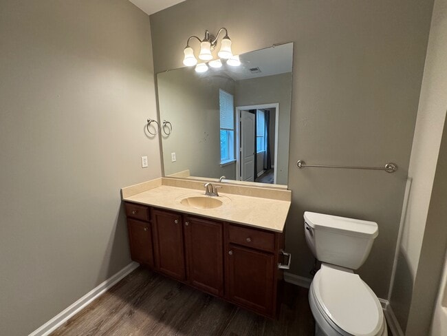 Building Photo - 900 Southmoor Dr