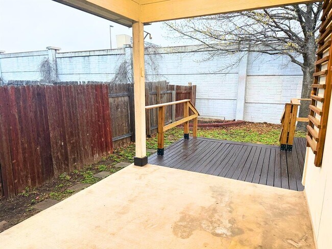 Building Photo - 711 Settlement St