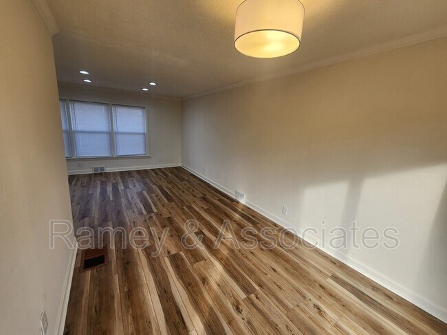 Building Photo - 3700 Taylorsville Rd