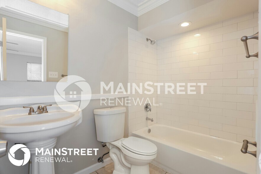 Building Photo - 6707 Country Creek Dr