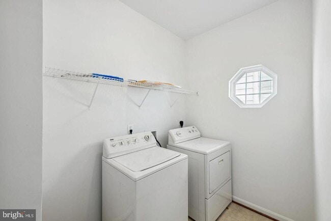 Building Photo - 9050 Galvin Ln