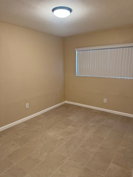 Bedroom - 512 29th St
