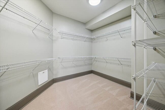 Building Photo - 9870 Gaylord Dr