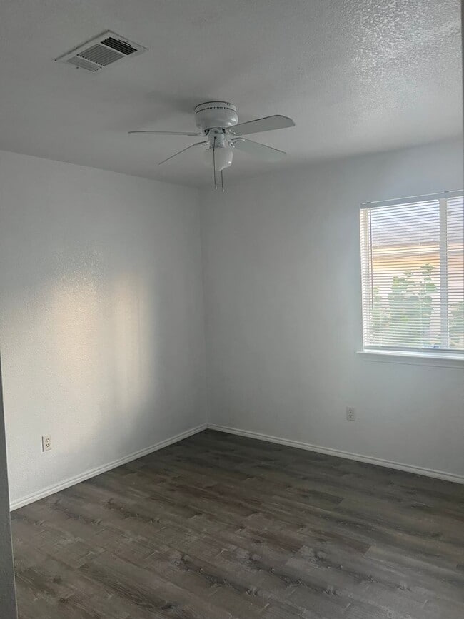 Building Photo - 2709 Haven Dr