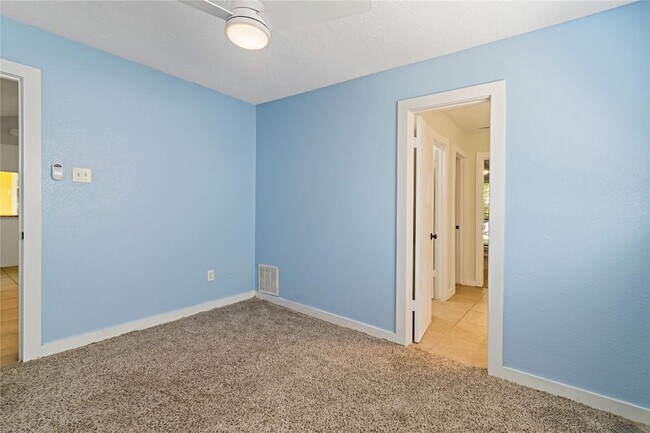 Building Photo - 4518 N Heron Dr