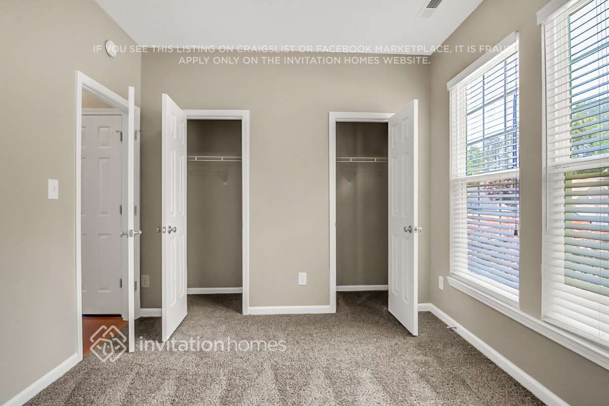 Building Photo - 635 Ashbrittle Dr