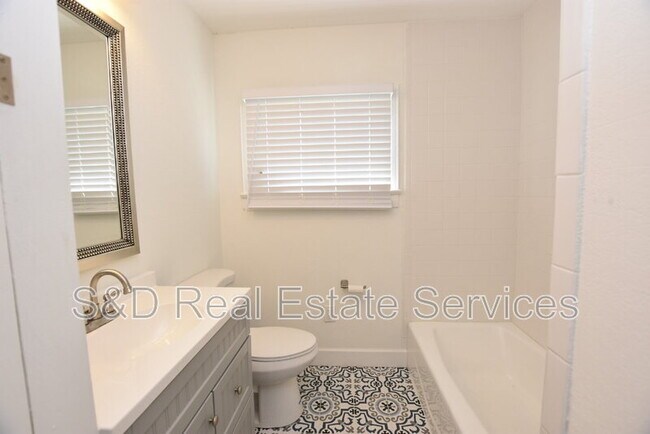 Building Photo - 312 Cannon St