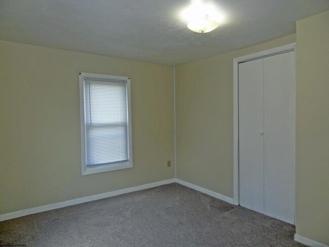 Building Photo - 2726 Stewartstown Rd