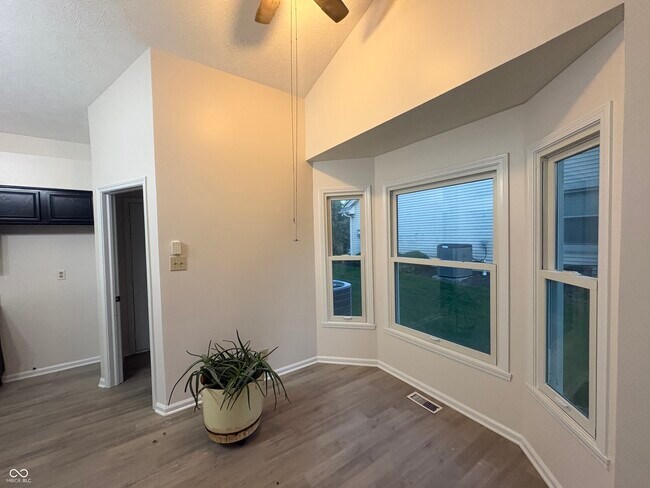 Building Photo - 7630 Lippincott Way