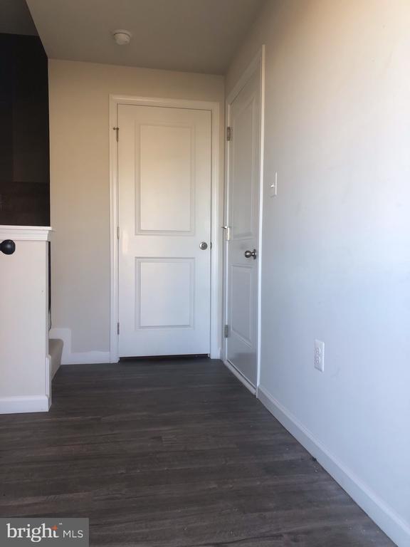 Building Photo - 2896 Farzi Cir