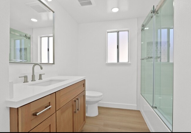 Building Photo - 21525 Vía Pepita